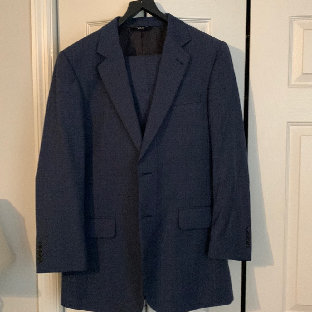 Joseph A. Bank Suit 42R